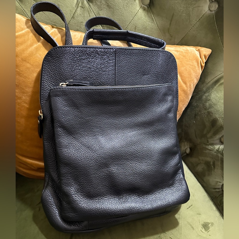 L.CREDI Black Pebbled Leather Convertible Backpack/Shoulder Bag